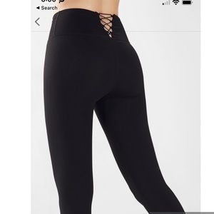 Fabletics High Waisted Seamless Ribbed Leggings NWT Small